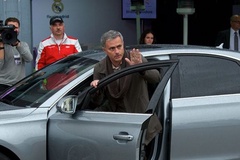Mourinho bị tịch thu bằng lái nửa năm