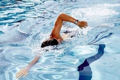 Bơi sải đúng cách để tăng chiều cao