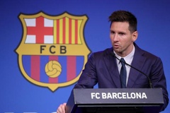 Vì sao Messi vẫn còn ở Barcelona mà chưa bay đến Paris?