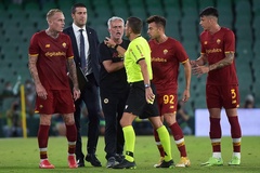 Mourinho cùng trợ lý bị đuổi khỏi sân với 3 cầu thủ AS Roma