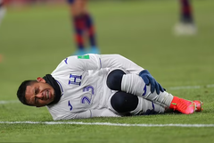 Cầu thủ bị hạ thân nhiệt khi chơi ở -16 độ C tại vòng loại World Cup