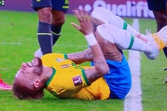Cận cảnh Neymar bị “triệt hạ” thô bạo ở trận Brazil vs Ecuador