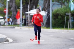 Kỷ lục gia Nguyễn Thị Oanh “bào thử” đường chạy Côn Đảo của Tiền Phong Marathon 2022