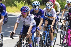 Nhà vô địch châu Á Nguyễn Thị Thật khởi đầu không suôn sẻ tại giải xe đạp Italia