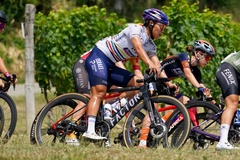 Cua-rơ Nguyễn Thị Thật phản pháo trước những thông tin thất thiệt về mình tại giải xe đạp Italia