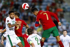 Ronaldo giúp Bồ Đào Nga ngược dòng kịch tính bằng cú đúp
