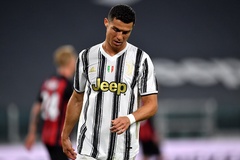 Ronaldo chơi tệ nhất từng thấy trong trận Juventus thua Milan