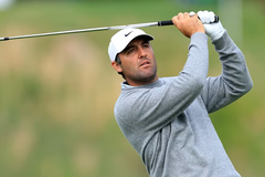 Golf thế giới dậy sóng với màn cạnh tranh nghẹt thở trong ngày đầu tiên PGA Championship