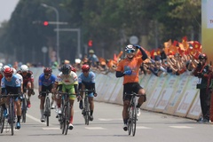 Cua-rơ Đồng Tháp Trần Tuấn Kiệt nhất chặng 3, cuộc đua xe đạp HTV Cup 2023 “nóng máy”