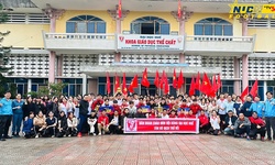 Ngập tràn hạnh phúc chào đón tân vương Đại học Huế trở về nhà