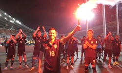 Chanathip đốt pháo ăn mừng, đồng đội “góp quỹ” nộp phạt gây bão mạng