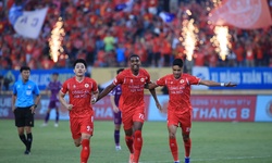 Đình Bắc bùng nổ nhưng vẫn cách xa danh hiệu Vua phá lưới V.League