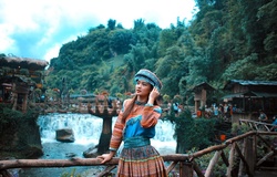 Học hỏi từ Kim Huệ, Thu Hoài dần trở thành "mỹ nhân trên sân bóng"