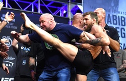 Vụ bóc phốt Dana White khiến Conor McGregor phá luôn luôn cơ hội tái đấu Khabib