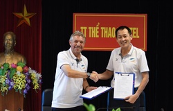 Cựu GĐKT VFF Jurgen Gede tìm được "bến đỗ" mới