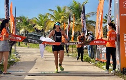 Hai tuyển thủ đăng quang tại giải triathlon ở Tuần Châu