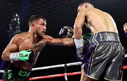Vasyl Lomachenko lộ tin chấn thương vai trước trận thua Teofimo Lopez