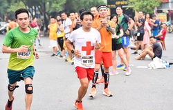 Ông Đoàn Ngọc Hải lần đầu chinh phục marathon dưới 5 giờ