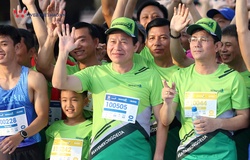 Bí thư Tỉnh ủy - Chủ tịch tỉnh Hậu Giang hoàn thành Mekong Delta Marathon cùng hơn 7000 VĐV