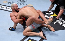 'Chiến thần' Deiveson Figueiredo bảo vệ đai với cú siết chớp nhoáng tại UFC 255