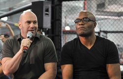 Anderson Silva bóng gió chuyện bị Dana White ép giải nghệ?