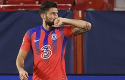 Lập poker, Giroud đe dọa suất đá chính của Abraham ở Chelsea
