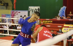 VIDEO: Trương Đình Hoàng "nổi cáu" tung knockout, đối thủ nằm cáng rời sàn tại giải Boxing VĐQG