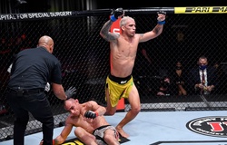Charles Oliveira yêu cầu tranh đai người thắng trận Conor vs Dustin