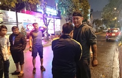 Boxer Trương Đình Hoàng trổ tài bắt gọn tên trộm xe 