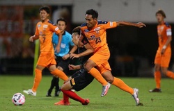 Tiền đạo chỉ thua kém Kiatisuk của Thái Lan không trụ nổi ở Nhật Bản