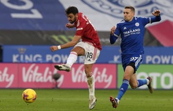 Fernandes sánh ngang một thành tích của Ronaldo trong màu áo MU