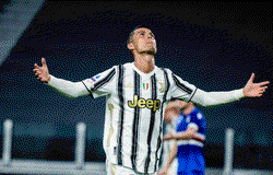 Ronaldo trên đường trở thành cầu thủ ghi nhiều bàn thắng nhất thế giới