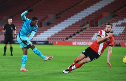 Liverpool bị từ chối phạt đền gây tranh cãi trước Southampton