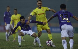 Nam Định chơi "chiêu", ngoại binh đá như... lên đồng