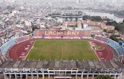 Sân Lạch Tray vừa tổ chức V.League, vừa... trồng rau thả gà