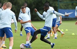 Tin bóng đá hôm nay mới nhất 26/1: Sao Chelsea đụng độ trên sân tập