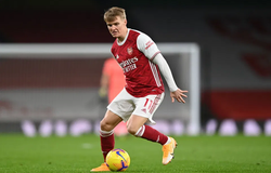 Tân binh Arsenal được bầu chọn hay nhất trận dù... chưa ra sân