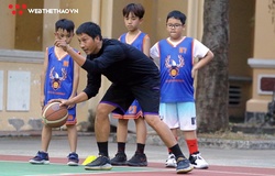 Nhà vô địch VBA 2018 Phan Minh Luyến: Chia sẻ đam mê từ nghề "gõ đầu trẻ"