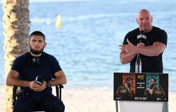 Dana White gợi ý vòng đấu loại hạng nhẹ UFC, khẳng định Khabib vẫn giữ đai vô địch