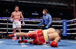 Canelo Alvarez hủy diệt dễ dàng Avni Yildirim sau 3 hiệp