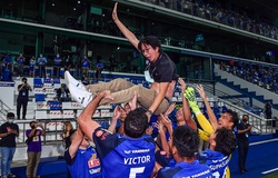 Kỳ lạ hành trình đăng quang Thai.League của đồng đội cũ Kiatisuk