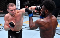 Petr Yan phủ nhận lỗi của đồng đội: "Không ai ở góc đài bảo tôi lên gối cả" 