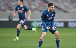 Arsenal lại biếu bàn thắng cho đối thủ với màn phối hợp tệ hại