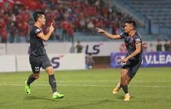 Buồn bã thua trận, Tiến Linh nhận lời an ủi từ "tướng" Hùng