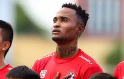 Sởn gai óc với chấn thương của tiền đạo chủ lực CLB Hải Phòng 