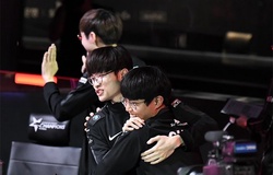 Faker tỏa sáng với con bài Zoe, T1 tràn đầy hy vọng vào Top 4 LCK