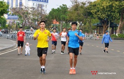 VĐV ráo riết “bào đường luyện giò” trước giờ đua Tiền Phong Marathon