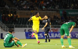 Video: Pha phản lưới nhà “đẹp đến mê hồn” của cầu thủ Sài Gòn FC