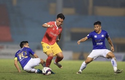 Bị Hồng Lĩnh Hà Tĩnh cầm chân, Hà Nội FC kém HAGL 3 điểm