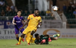 Đạp thủ môn Tuấn Mạnh, Hoàng Vũ Samson bị cấm thi đấu 3 trận